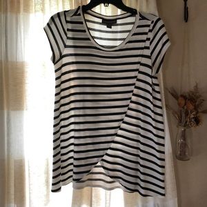 Black and white striped breastfeeding shirt